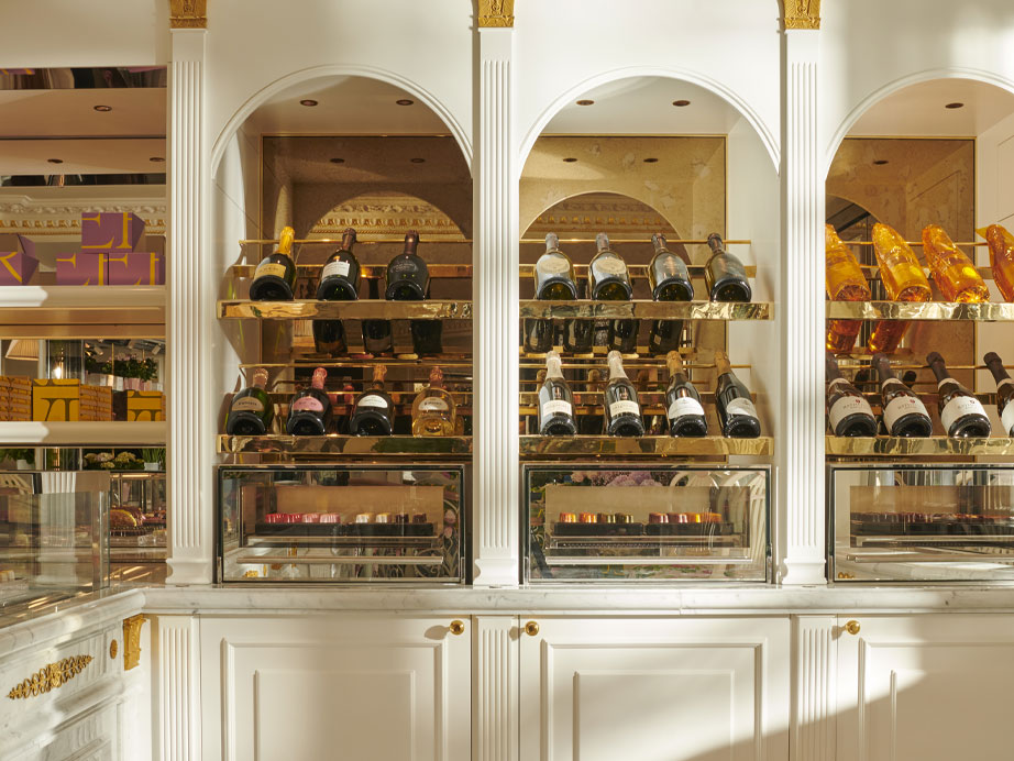 Cake & Flowers - Bottle Display